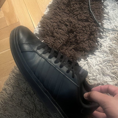 Adidas women's shoes size 39.5, black sports style