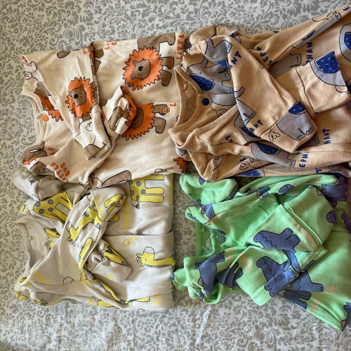 Set of 4 baby boy bodysuits up to 3M like new