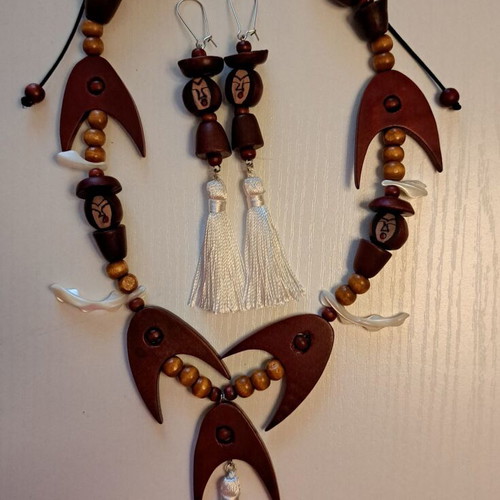 African necklace and earrings set new, white and brown