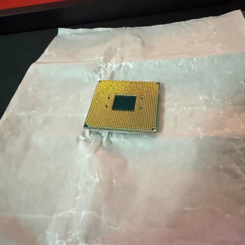 Ryzen 3 3200G CPU like new with stock cooler