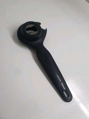 Tupperware collectible opener new