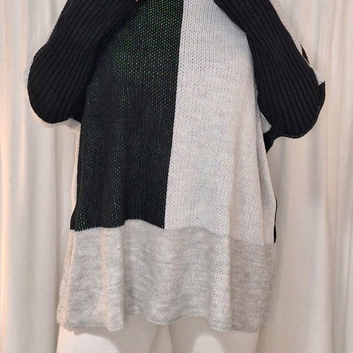 Turtleneck sweater like new, black and white, one size