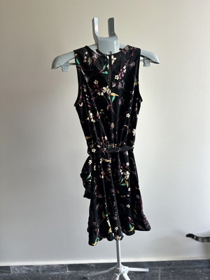 Floral mini dress with ruffles like new, Fly girl brand