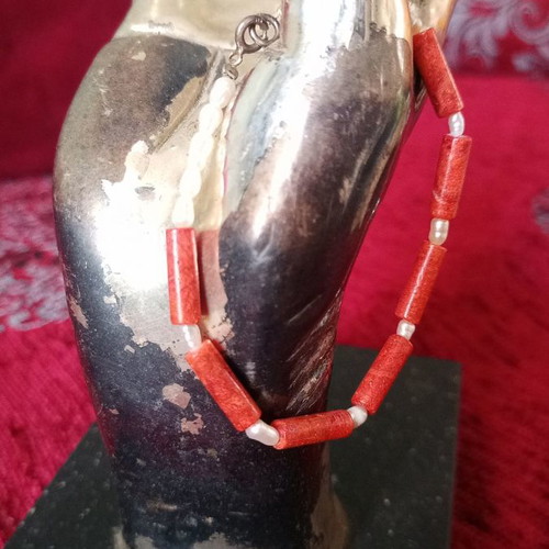 Coral and pearl bracelet used