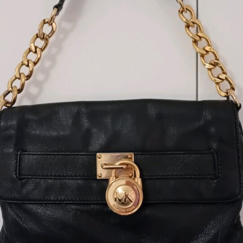 Michael Kors leather black shoulder bag like new with chain
