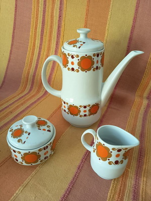 Vintage 70's tea set like new, floral design