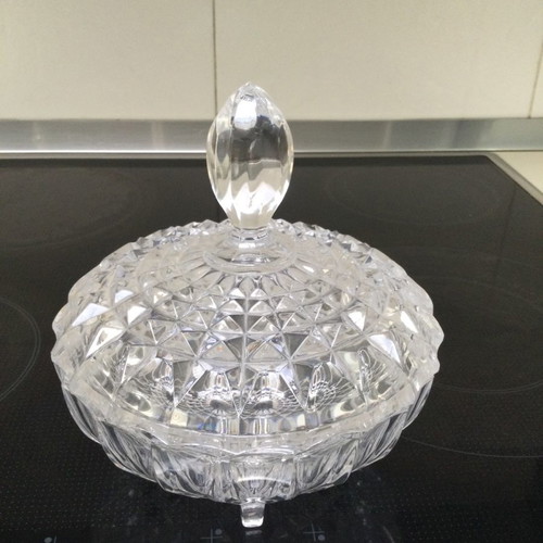 Crystal fondant dish used, diameter 15cm