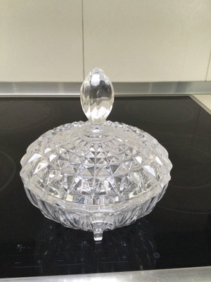Crystal fondant dish used, diameter 15cm