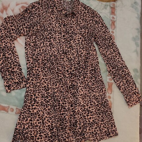 Stradivarius leopard dress like new, mini with buttons