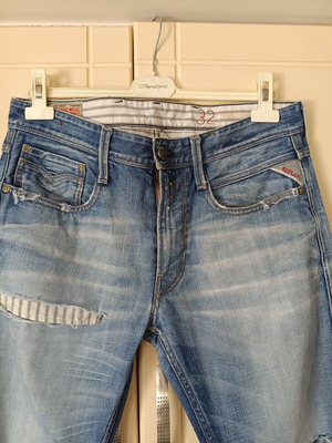 Replay men's jeans used, light blue with factory rips, size 32