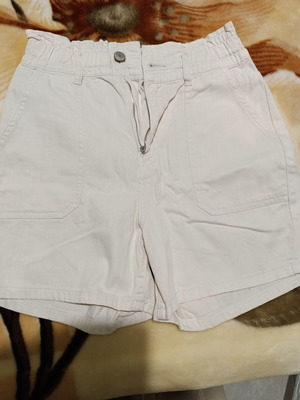 Pull & Bear ψηλόμεσο βαμβακερό σορτσάκι σε μπεζ, XS