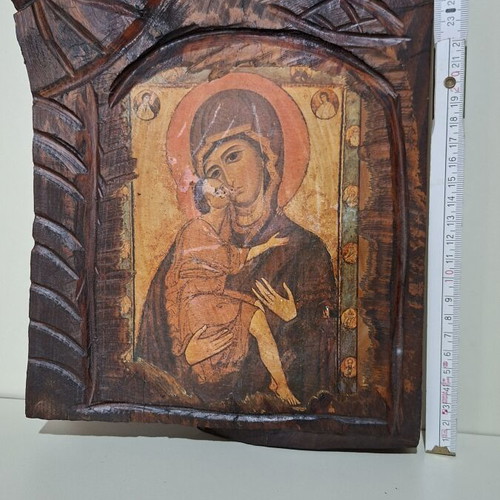Panagia I Glykofilousa icon on wood used with carved decoration