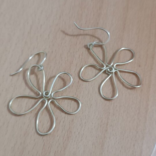 Flower earrings handmade, gold color, new