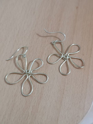 Flower earrings handmade, gold color, new