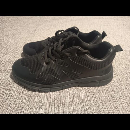 Unisex Marathon Athletic Shoes like new, size 39, black