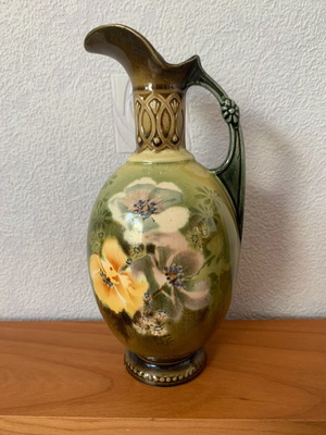 Victorian antique vase from 1922 with imperfections and repair