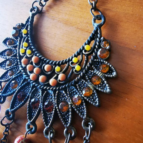 Earring pendant like new, brown