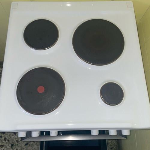 Pitsos oven like new with two baking trays and active warranty