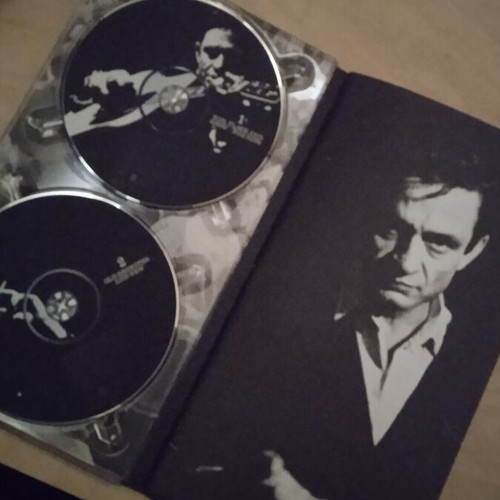 Johnny Cash The Legend box set like new, 4CD collection