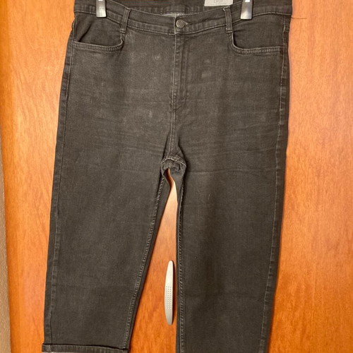Marks & Spencer black cropped jeans like new, size XXXL