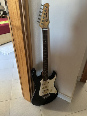 Samick SV-410BK electric guitar used, HSH pickup configuration, black