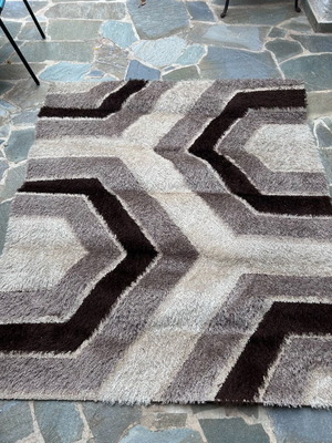 Floor rug used 1.50x1.70 m