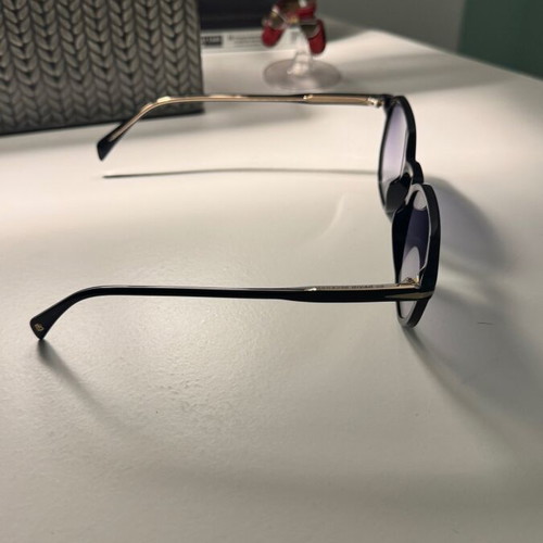 David Beckham sunglasses used, black
