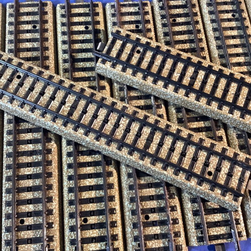 Marklin 5106 rails used, set of 10 straight with cross ties