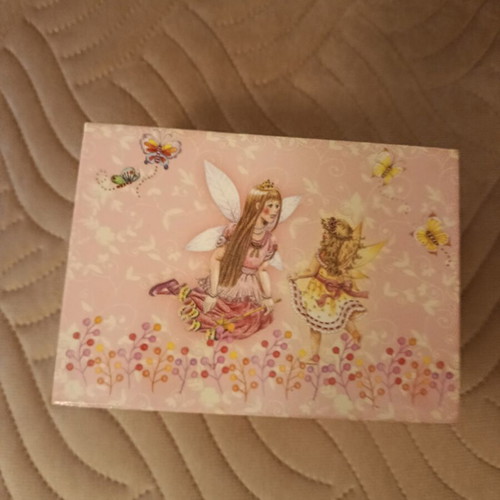 Pink jewelry box used, suitable for children and adults