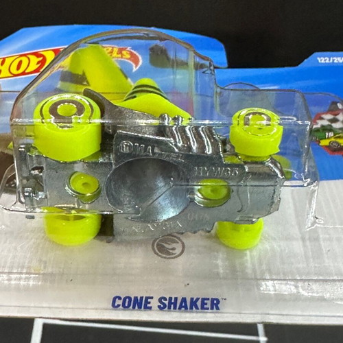 Hotwheels Treasure Hunt Cone Shaker new, sealed