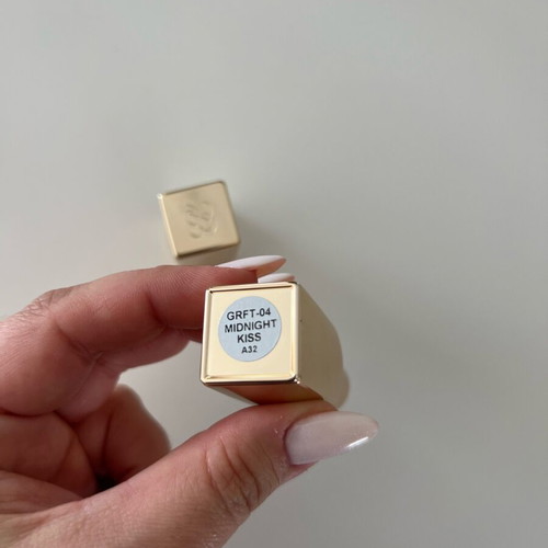 Estée Lauder Pure Color Lipstick Midnight Kiss new