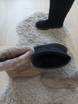 Boots new in black and beige, size 38