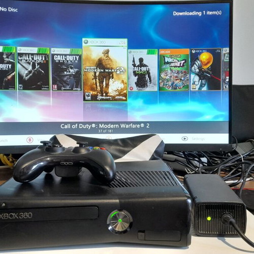 Xbox 360 S 500GB softmodded console with many games and emulators, like new