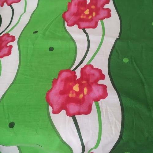 Single thin quilt like new with floral pattern 2.10x1.40