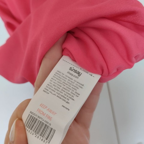 Fuchsia fitted top small medium in like new condition