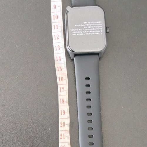 Smart watch new with silicone strap and HD touchscreen