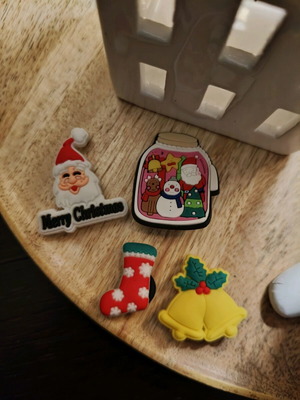 Set of 4 Christmas pins for Crocs new, multicolored