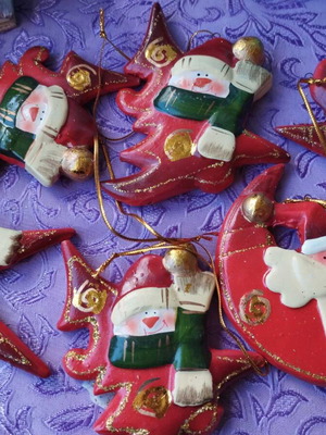 Christmas ornaments clay painting 6 pieces like new