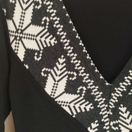 Elastic dress with knitted collar and sleeves like new