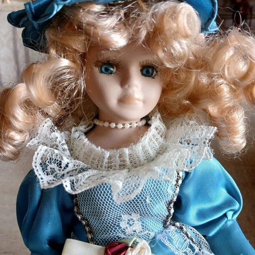 Heritage Mint Ltd 1988-1989 porcelain dolls pack of 3 used