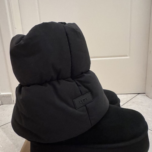 Ugg Classic Mini Platform Puffer Boots like new, black, EU 41