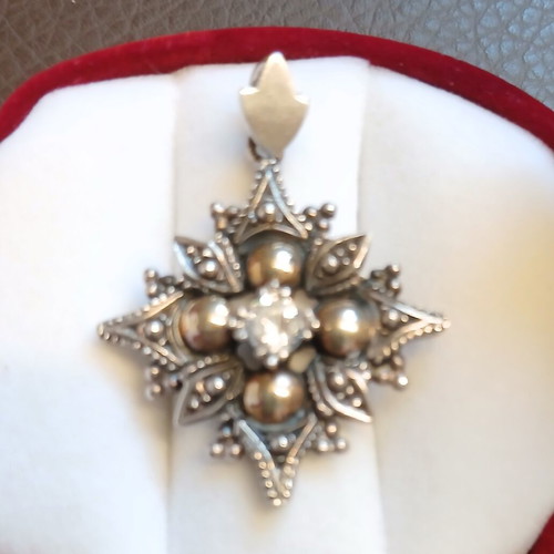 Silver gold Byzantine cross pendant like new