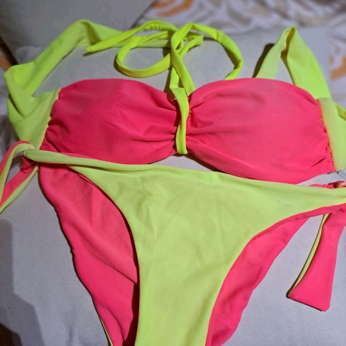 Bikini reversible like new with detachable cord, pink and yellow