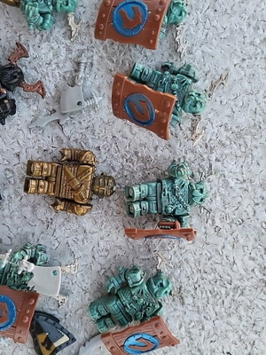 Meganblock knights figures used