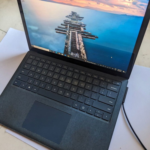 Microsoft Surface laptop with touch screen, Intel Core i5, 8GB RAM, 256GB SSD
