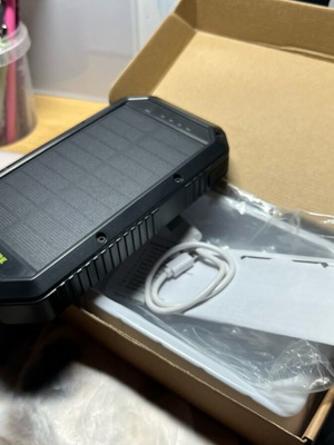 Solar Powerbank BasicNature 20.000mAh σαν καινούργιο με ασύρματη φόρτιση και LED φακό