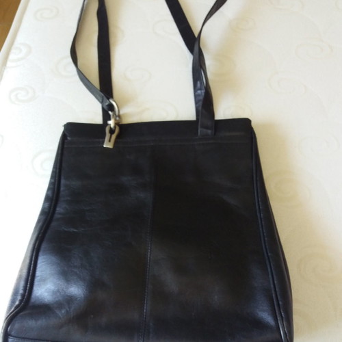 Leather black shoulder bag used