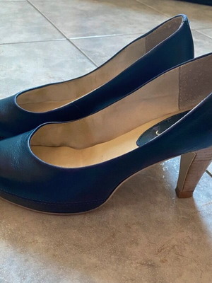 Heels used, blue leather, size 37