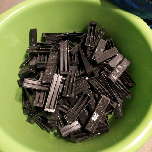 Tile wedges and spacers like new, 480 black wedges and 75 spacers (1.5mm)