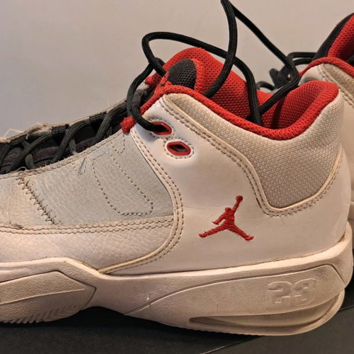 Nike Jordan Air Aura 3 used white athletic shoes size 39